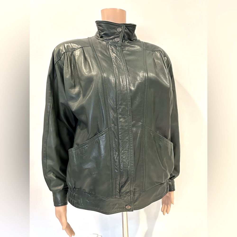Boundary Waters Women's Vintage Leather Jacket in green